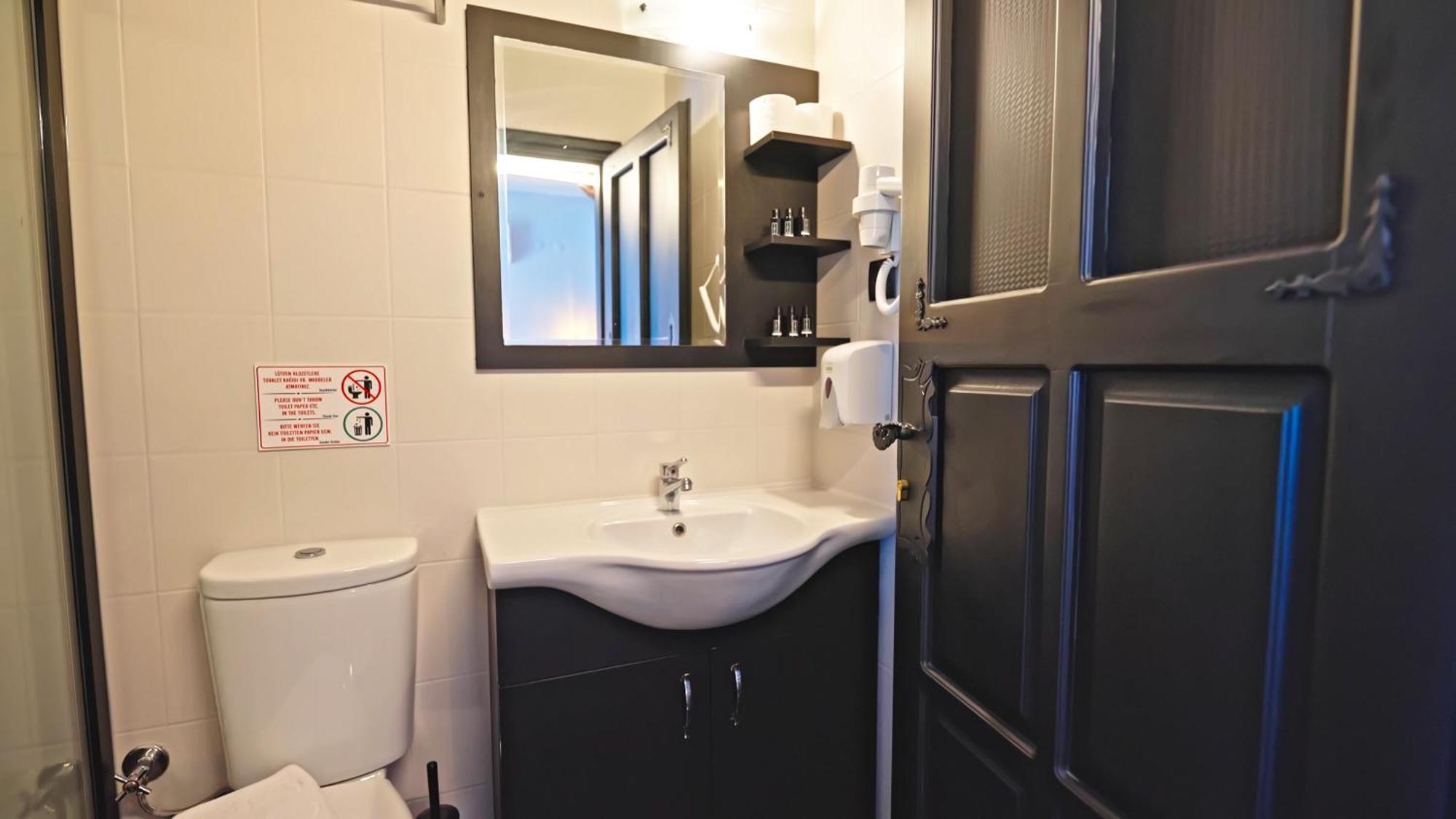 Yasemin Hotel Фетие Екстериор снимка
